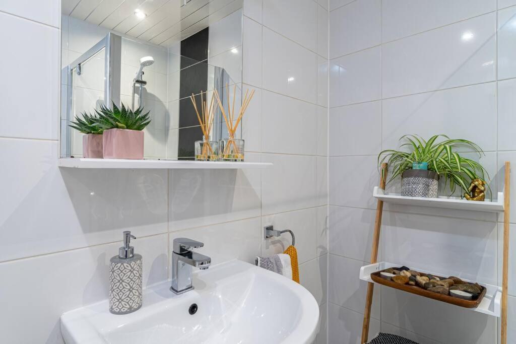Stylish City Pad With Free Private Parking Глазго Экстерьер фото